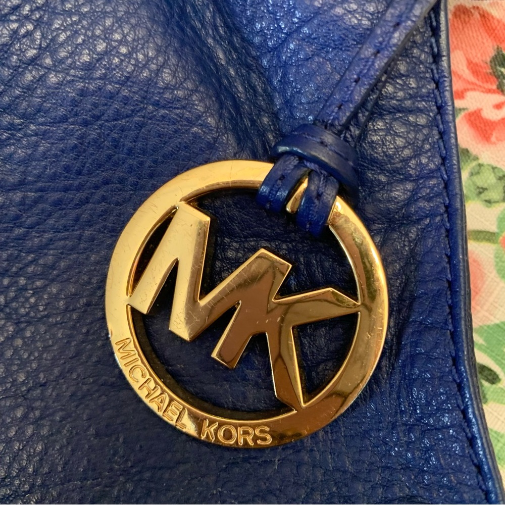 🌟❤️Price Drop❤️🌟Michael Kors Elegant Blue Leather Shoulder Bag - Picture 14 of 15
